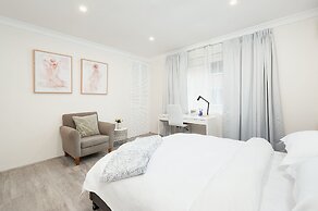 Comfy & Convenient Homebush West