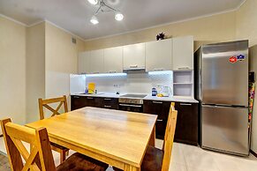 Apartment Voskresenska 18