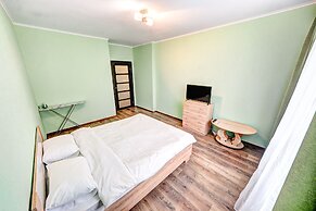 Apartment Voskresenska 18