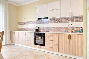 Apartment Voskresenska 18