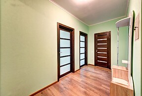 Apartment Voskresenska 18
