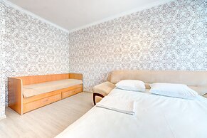 Apartment Voskresenska 18