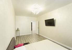 Apartment Voskresenska 18