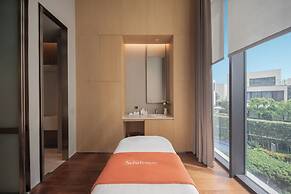 Shilla Monogram Danang