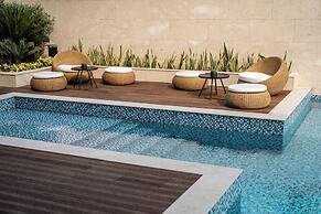 Shilla Monogram Danang