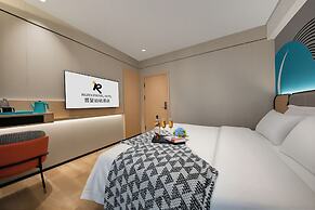 Rezen Proyal Hotel