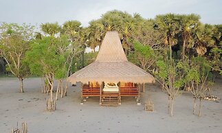 Costa Beach Resort & Club