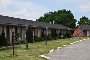 Festival Courtyard Inn