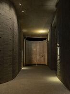 Wandering Walls