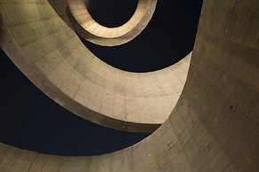 Wandering Walls