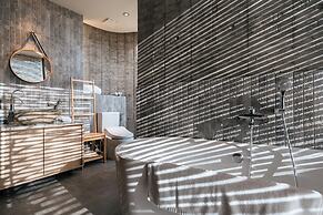 Wandering Walls