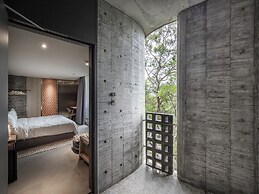 Wandering Walls