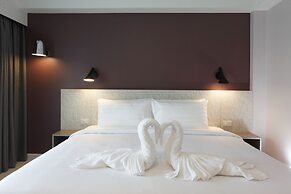 Port Canary Hotel