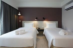 Port Canary Hotel