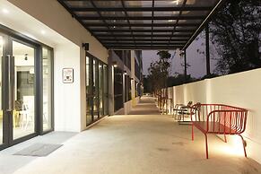 Port Canary Hotel