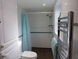2 Farm Cottages