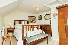 Ye Olde Cottage