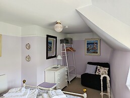 Ye Olde Cottage