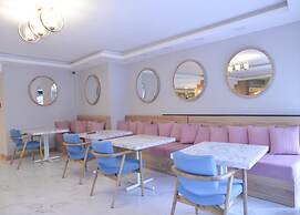 Acar Hotel