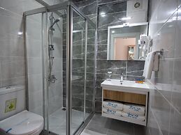 Acar Hotel
