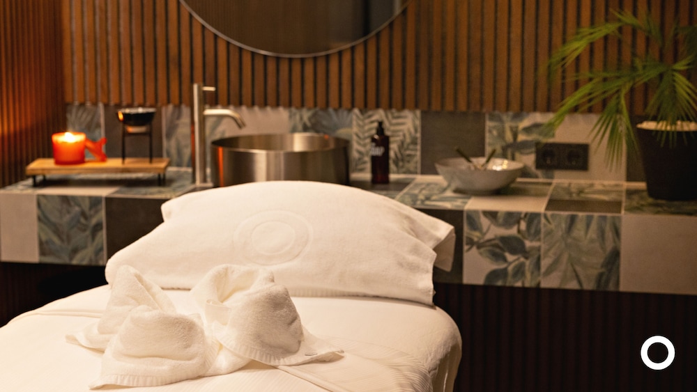 Grandi by Center Hotels