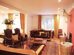 Guestling Hall Hotel