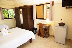 Jungle Lodge at Wild Sun Rescue