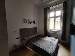 K43 Rooms and Apartments