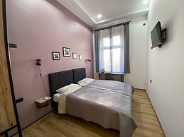 K43 Rooms and Apartments