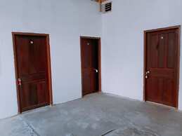 Ba'mi thakhek hostel