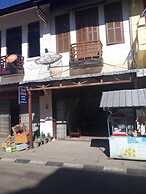 Ba'mi thakhek hostel