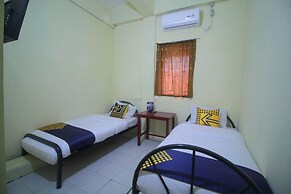 SPOT ON 2305 Andys Nur Penginapan