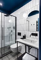 P 17 Hotel