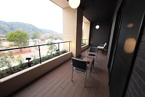 THE Retreat