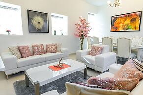 Luton Vacation Homes Continental Tower