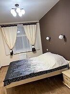 Commune Hostel