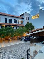 Hotel Montebello