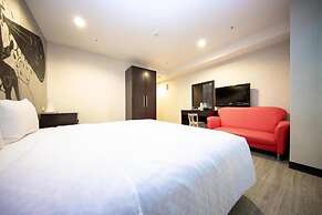 Newhotel