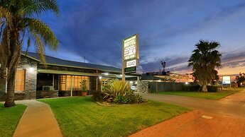 Castlereagh Lodge Motel