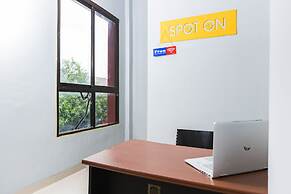 SPOT ON 2433 Pondok Akuanna