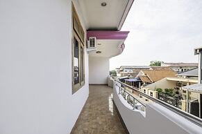OYO Life 2412 Mandala Residence