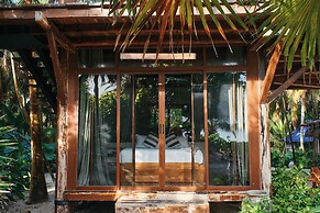 Libelula Tulum Beachfront Hotel