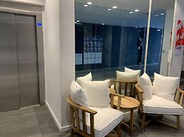 Monroe Suites