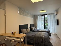 Monroe Suites