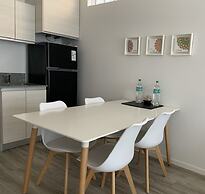 Monroe Suites