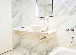Monroe Suites