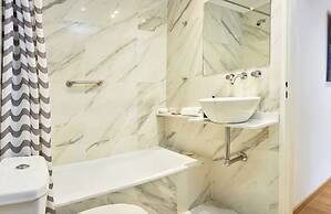 Monroe Suites