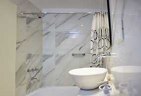 Monroe Suites