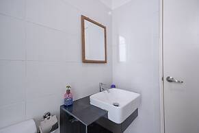 OYO Home 89732 Marvelous 3br 1medini