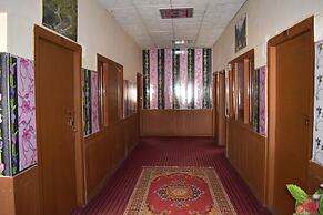 Al Moeez Hotel